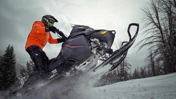 What is the best fit for clothing when snowmobiling